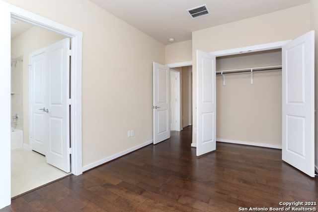 3831 Harry Wurzbach Rd Bldg 17, San Antonio, TX 78209