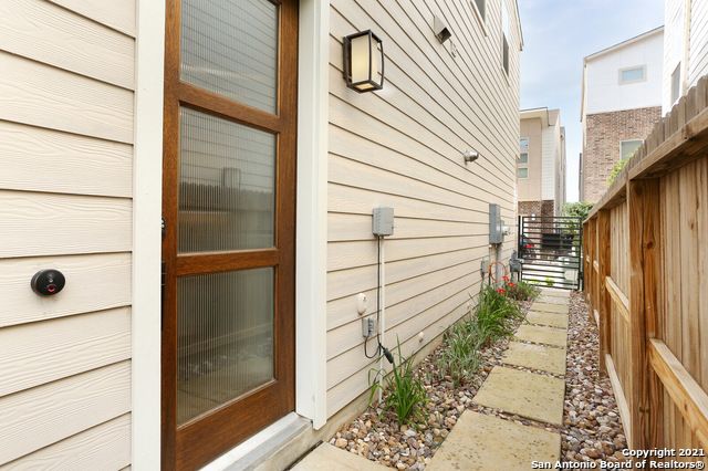 3831 Harry Wurzbach Rd Bldg 17, San Antonio, TX 78209