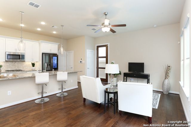 3831 Harry Wurzbach Rd Bldg 17, San Antonio, TX 78209