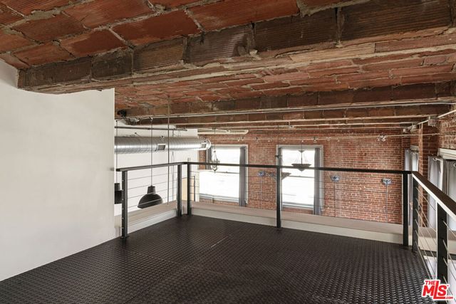 215 W 7th Street 1302, Los Angeles, CA 90014