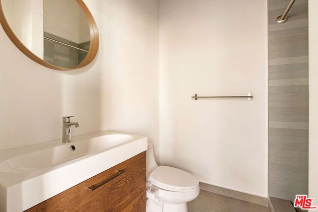 215 W 7th Street 1302, Los Angeles, CA 90014