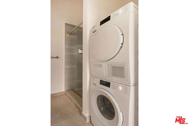 215 W 7th Street 1302, Los Angeles, CA 90014