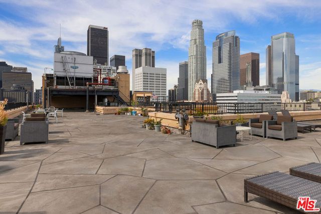 215 W 7th Street 1302, Los Angeles, CA 90014