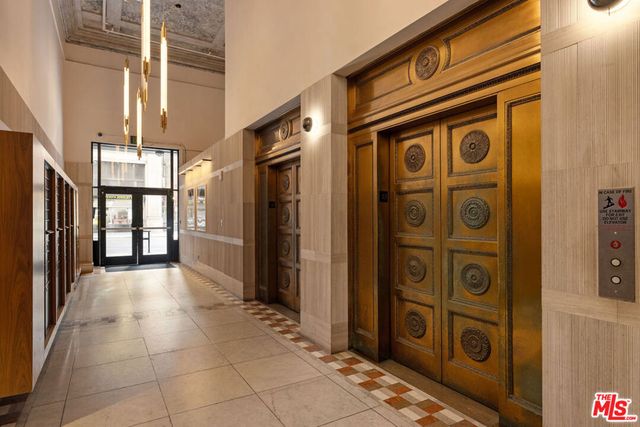 215 W 7th Street 1302, Los Angeles, CA 90014