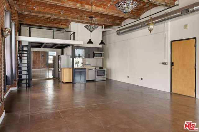 215 W 7th Street 1302, Los Angeles, CA 90014
