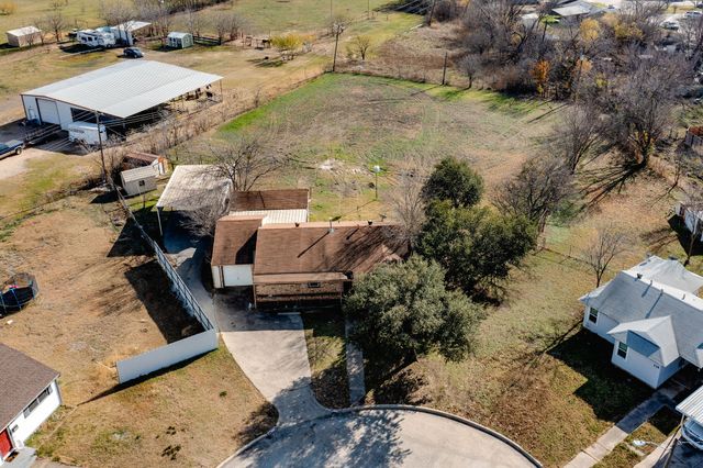 129 Collins Court, Blue Mound, TX 76131