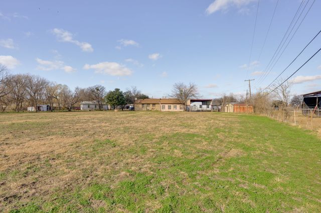 129 Collins Court, Blue Mound, TX 76131