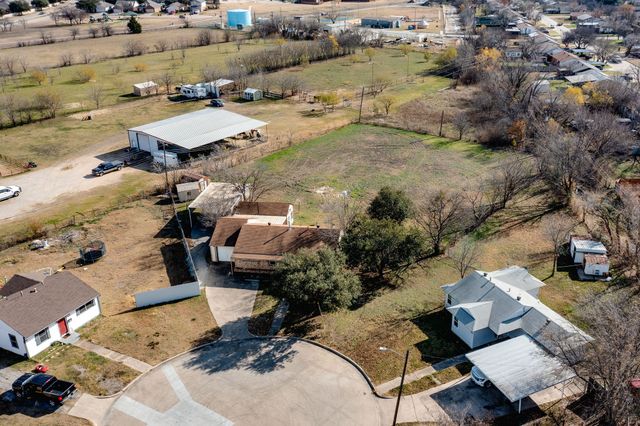 129 Collins Court, Blue Mound, TX 76131