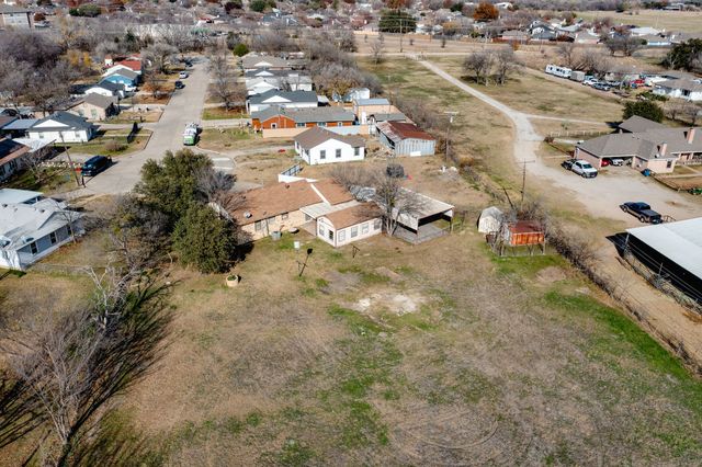 129 Collins Court, Blue Mound, TX 76131