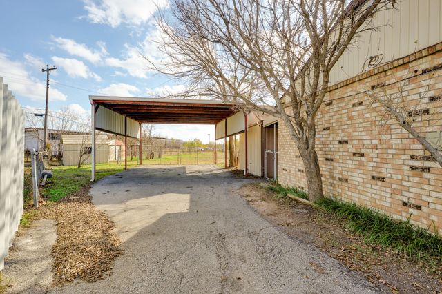 129 Collins Court, Blue Mound, TX 76131