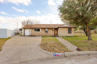 129 Collins Court, Blue Mound, TX 76131