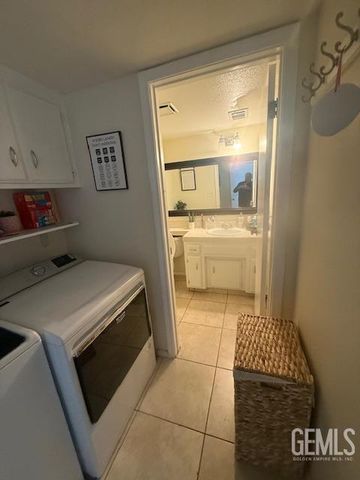 2700 Sunview Drive, Bakersfield, CA 93306