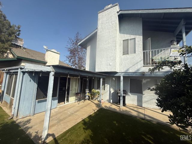 2700 Sunview Drive, Bakersfield, CA 93306