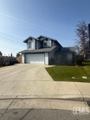 2700 Sunview Drive, Bakersfield, CA 93306