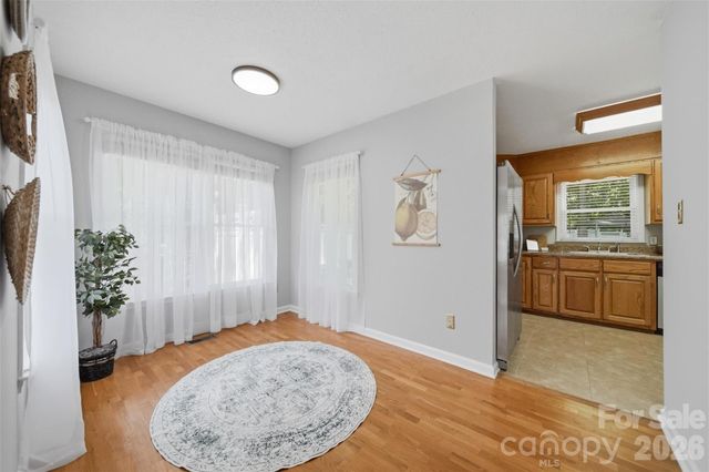 1948 Twin Ponds Drive, Hickory, NC 28602