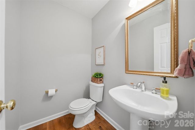 1948 Twin Ponds Drive, Hickory, NC 28602