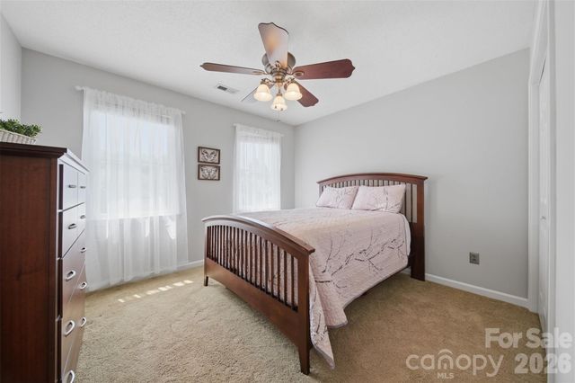 1948 Twin Ponds Drive, Hickory, NC 28602