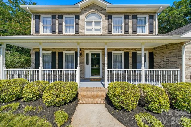 1948 Twin Ponds Drive, Hickory, NC 28602