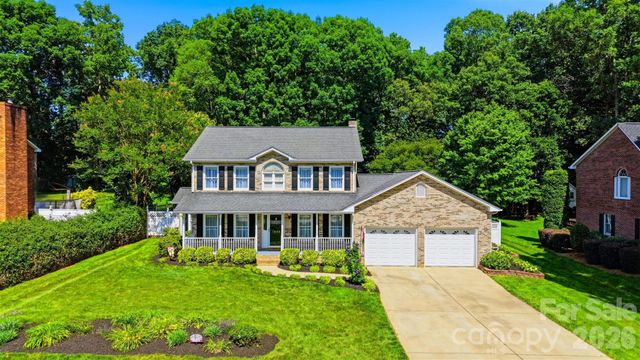 1948 Twin Ponds Drive, Hickory, NC 28602