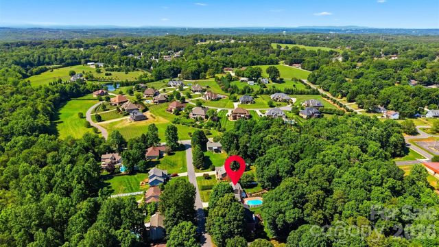 1948 Twin Ponds Drive, Hickory, NC 28602