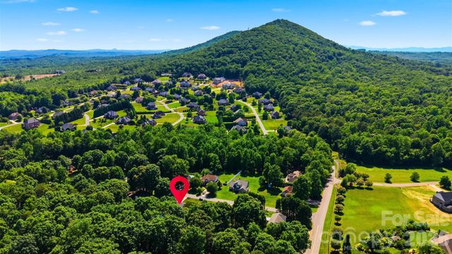 1948 Twin Ponds Drive, Hickory, NC 28602