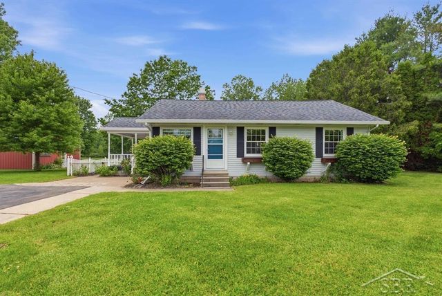 2138 S Smiths Crossing Road, Ingersoll Twp, MI 48640