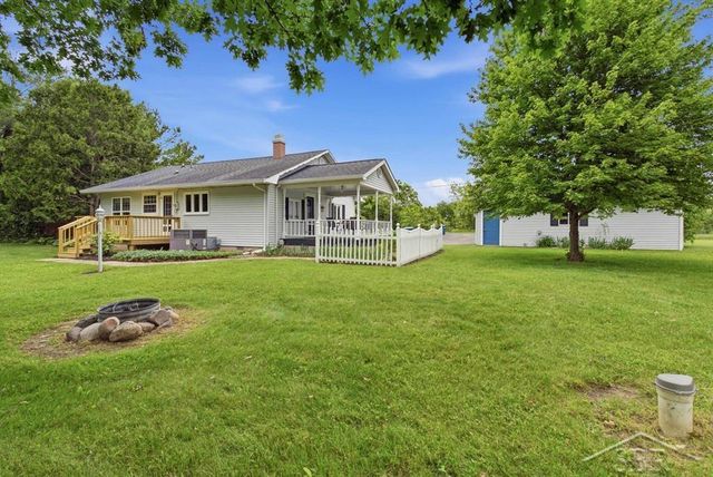 2138 S Smiths Crossing Road, Ingersoll Twp, MI 48640