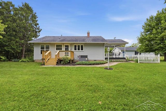 2138 S Smiths Crossing Road, Ingersoll Twp, MI 48640