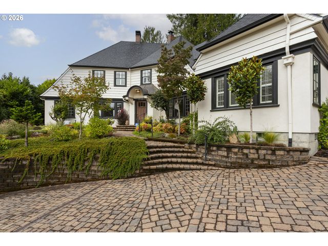2719 Sw TALBOT Rd, Portland, OR 97201