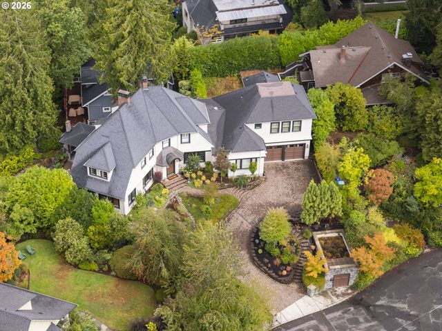 2719 Sw TALBOT Rd, Portland, OR 97201