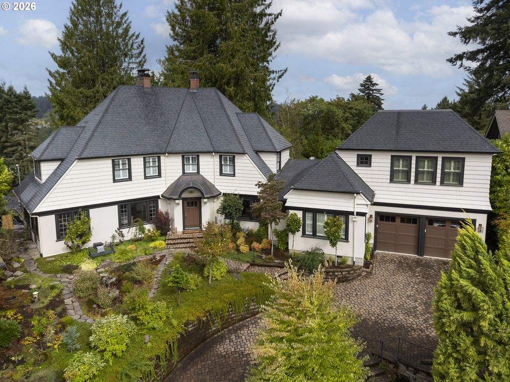 2719 Sw TALBOT Rd, Portland, OR 97201