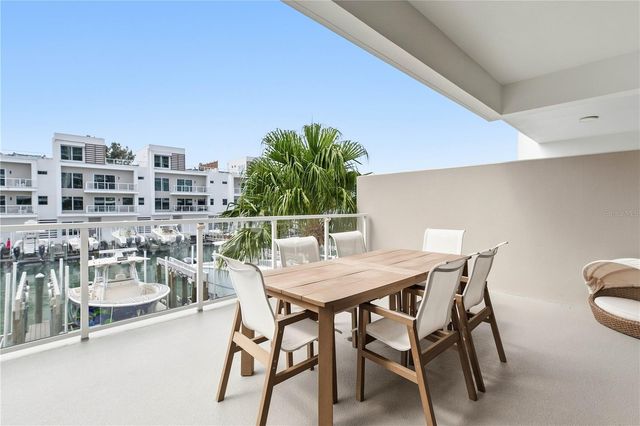 920 N OSCEOLA AVENUE 201, Clearwater, FL 33755