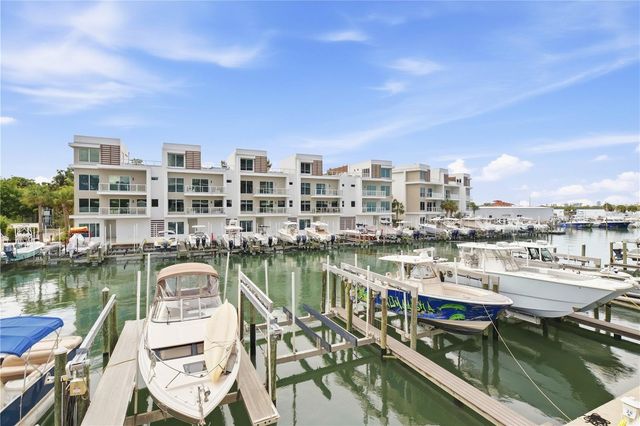 920 N OSCEOLA AVENUE 201, Clearwater, FL 33755