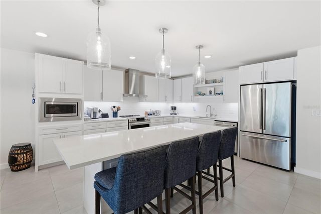 920 N OSCEOLA AVENUE 201, Clearwater, FL 33755