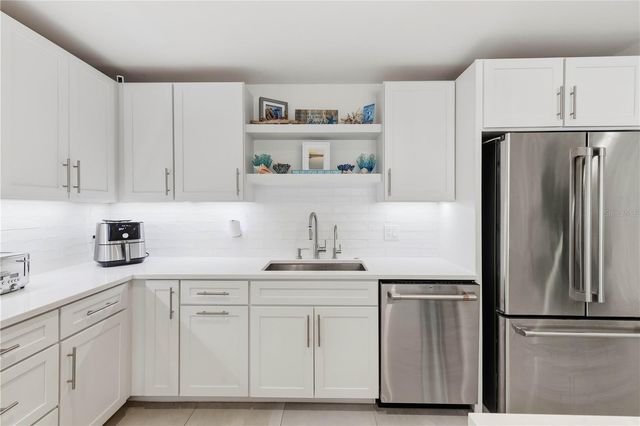 920 N OSCEOLA AVENUE 201, Clearwater, FL 33755