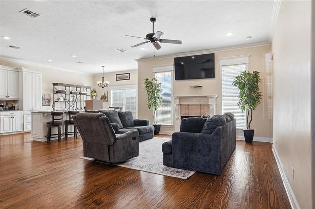 633 Becky Lane, Lake Charles, LA 70605