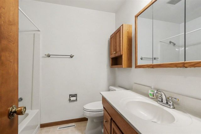23275 N Uldriks Drive, Battle Creek, MI 49017
