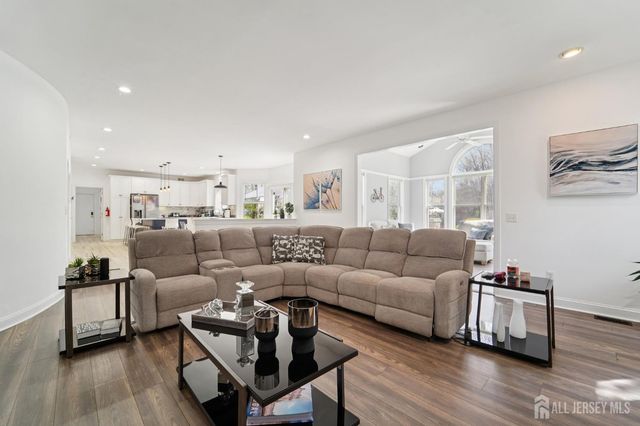 2 Harvest Lane, Washington, NJ 07853