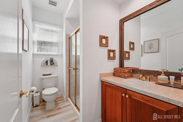 2 Harvest Lane, Washington, NJ 07853