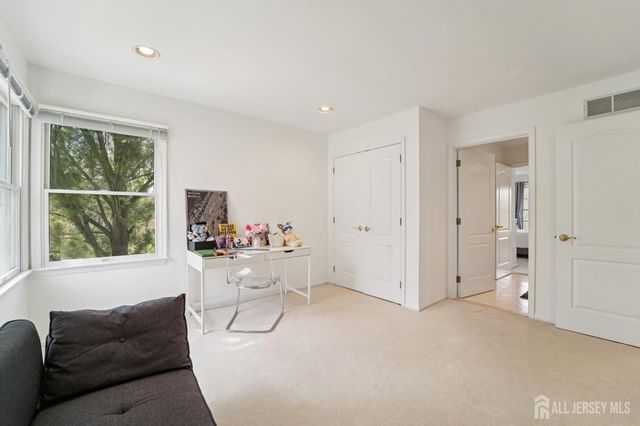 2 Harvest Lane, Washington, NJ 07853