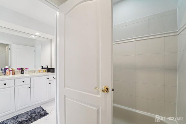 2 Harvest Lane, Washington, NJ 07853
