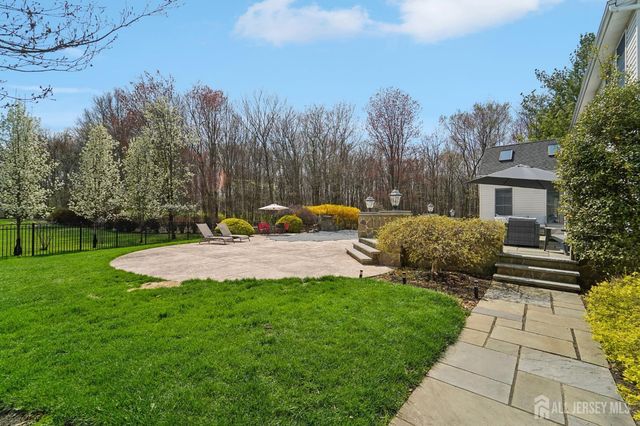 2 Harvest Lane, Washington, NJ 07853