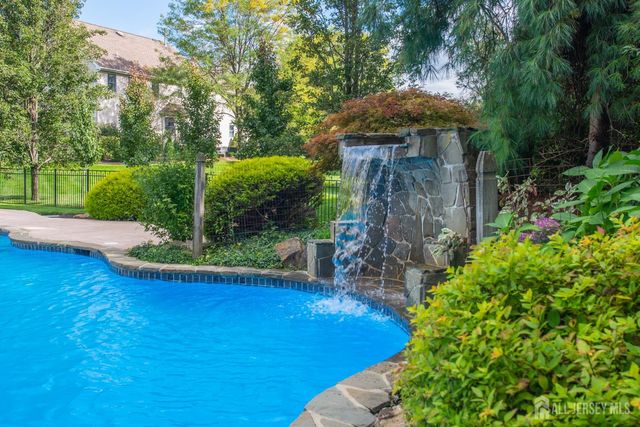 2 Harvest Lane, Washington, NJ 07853