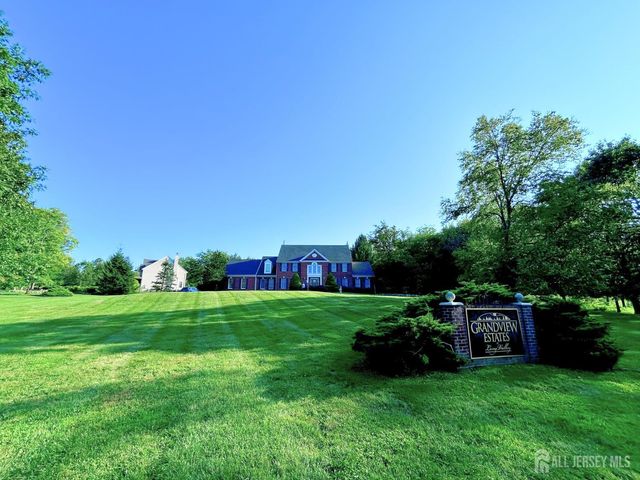 2 Harvest Lane, Washington, NJ 07853