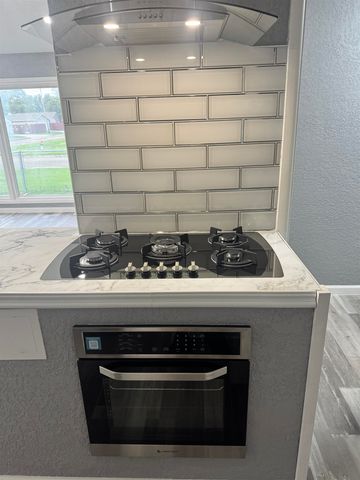 2804 S Everett, Wichita, KS 67217