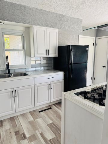 2804 S Everett, Wichita, KS 67217