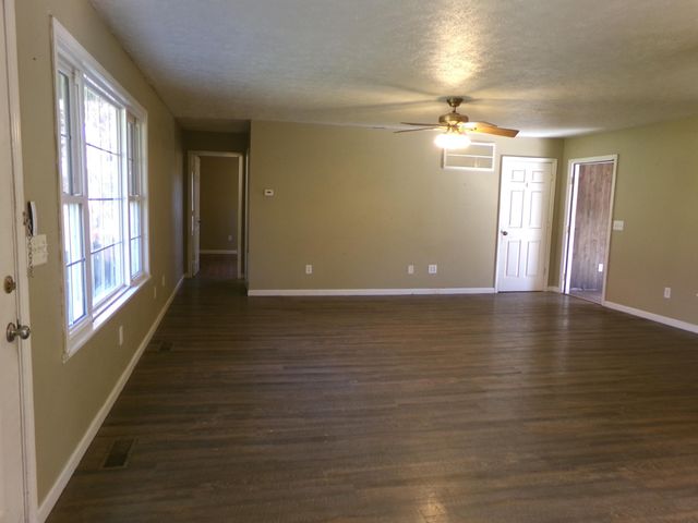 305 Pine Hill Spur, Jeffersonville, KY 40337