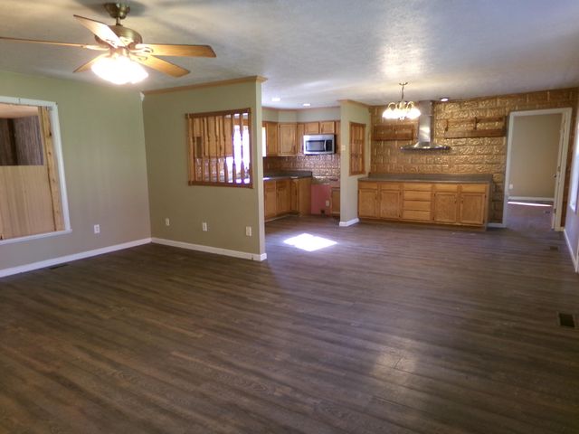 305 Pine Hill Spur, Jeffersonville, KY 40337