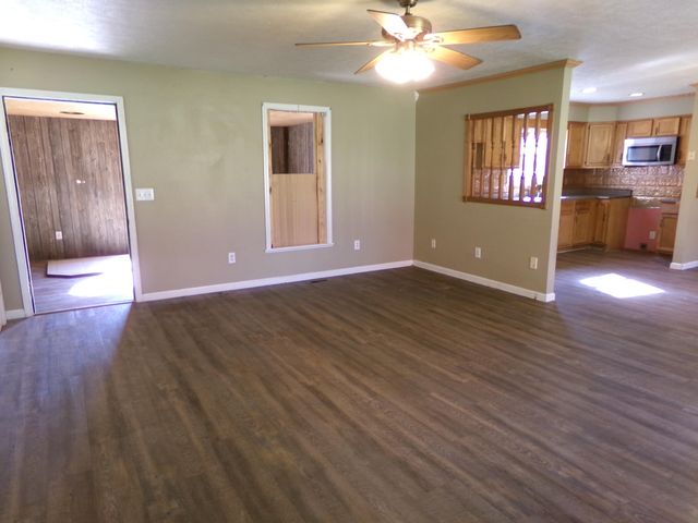 305 Pine Hill Spur, Jeffersonville, KY 40337