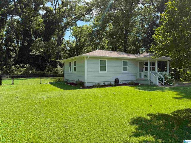 218 MEADOWOOD AVENUE, Hueytown, AL 35023